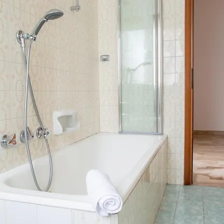 Apartment Welc-om Relax Crescini